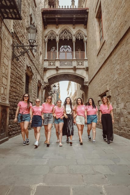 ✅ Barcelona: Sightseeing Professional Photoshoot Session - Local Food and Night-Out Recommendations That Actually Help