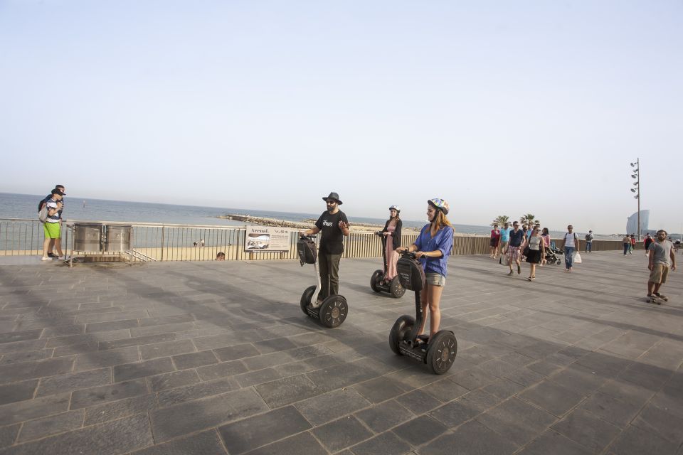 ❤️Welcome to Barcelona❤️ Segway Tour - Arc de Triomf and Parc de la Ciutadella: City Reset After the Water