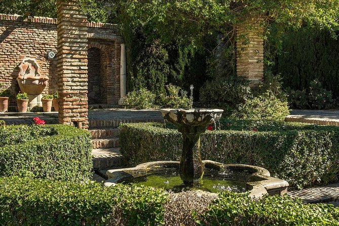 1.5-Hour Roman Theater and Alcazaba Castle Walking Tour - Teatro Romano de Málaga: a short stop that still hits hard