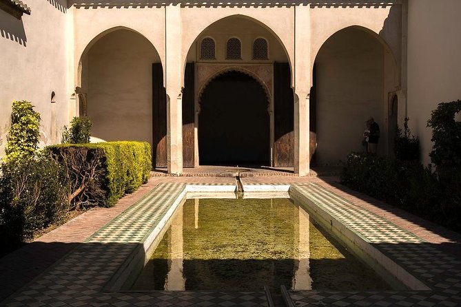 1.5-Hour Roman Theater and Alcazaba Castle Walking Tour - Alcazaba Castle: courtyards, Catholic Monarchs, and the best views in the hour