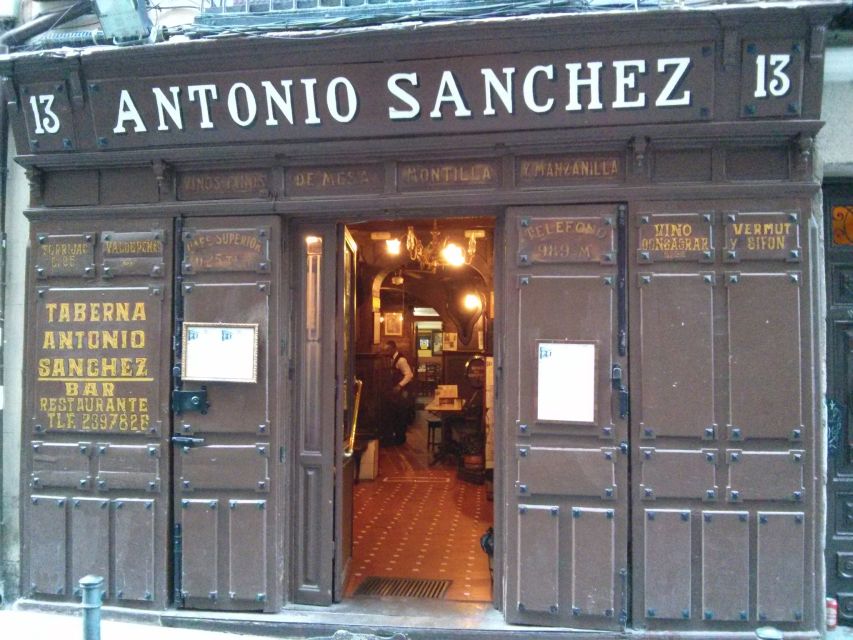 2.5-Hour Evening Tapas Tour through Madrid - Stop 1: the first tapas bar where you learn the ordering rhythm