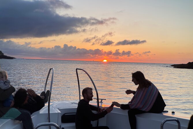 "2 bays, mornings, afternoons, sunset with a glass of cava - The small boat advantage (and what it means for your comfort)