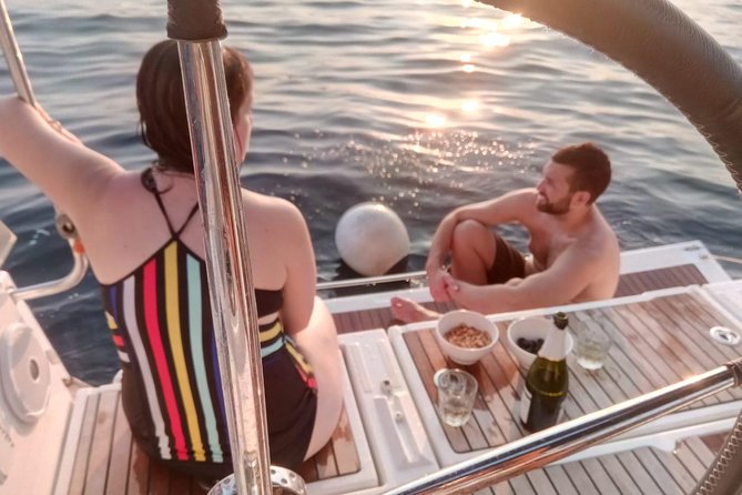 2-Hour Sailing Tour in Barcelona with Open Bar & Snacks - Skippers, English, and how to get the most conversation