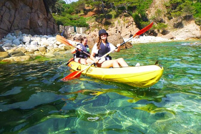 2h Guided Kayak Tour on the Costa Brava - Kayaking Fenals and the southern Costa Brava in a tight 2 hours