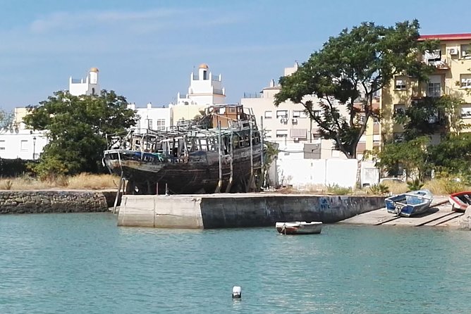 3-hour boat ride through the Bay of Cadiz - Snack time isn’t an afterthought here
