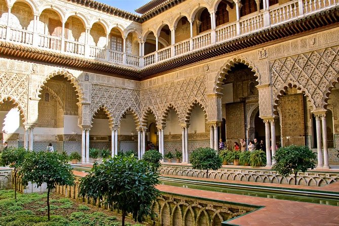3-hour Seville Cathedral and Alcazar Skip-the-Line Combo Tour - Catedral de Sevilla: from old sacred space to today’s cathedral