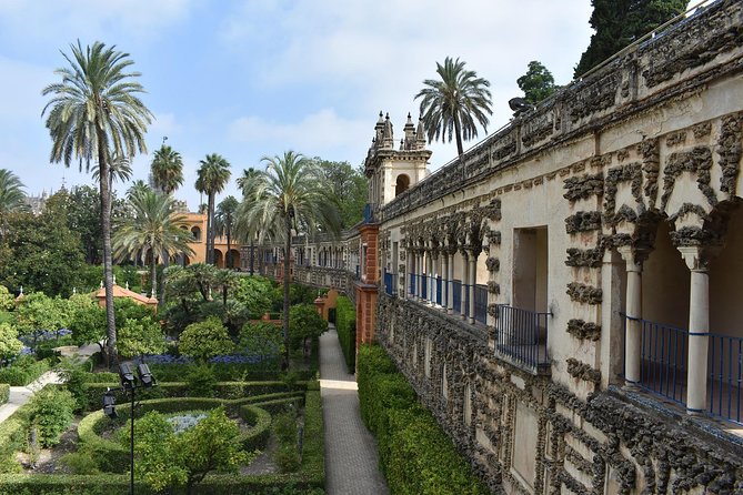 3-hour Seville Cathedral and Alcazar Skip-the-Line Combo Tour - Torre Giralda: city views in a short, smart stop