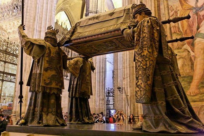 3-hour Seville Cathedral and Alcazar Skip-the-Line Combo Tour - Guides: the human factor that changes everything