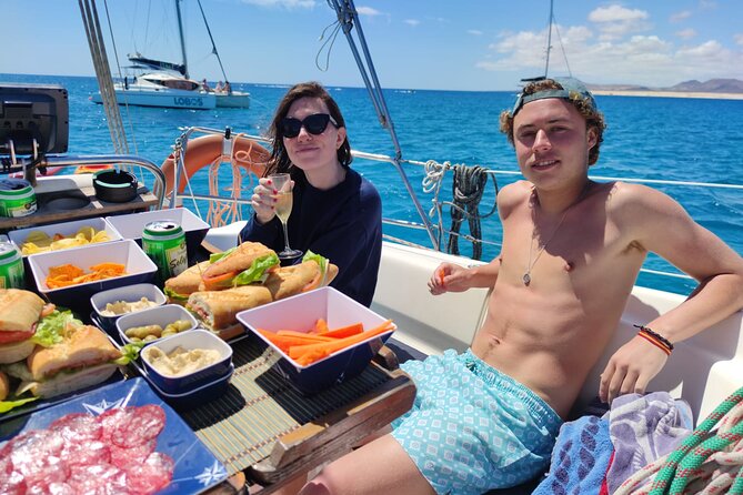 4h - Extended Private Sailing Tour around the Lobos Island - Key Points at a Glance