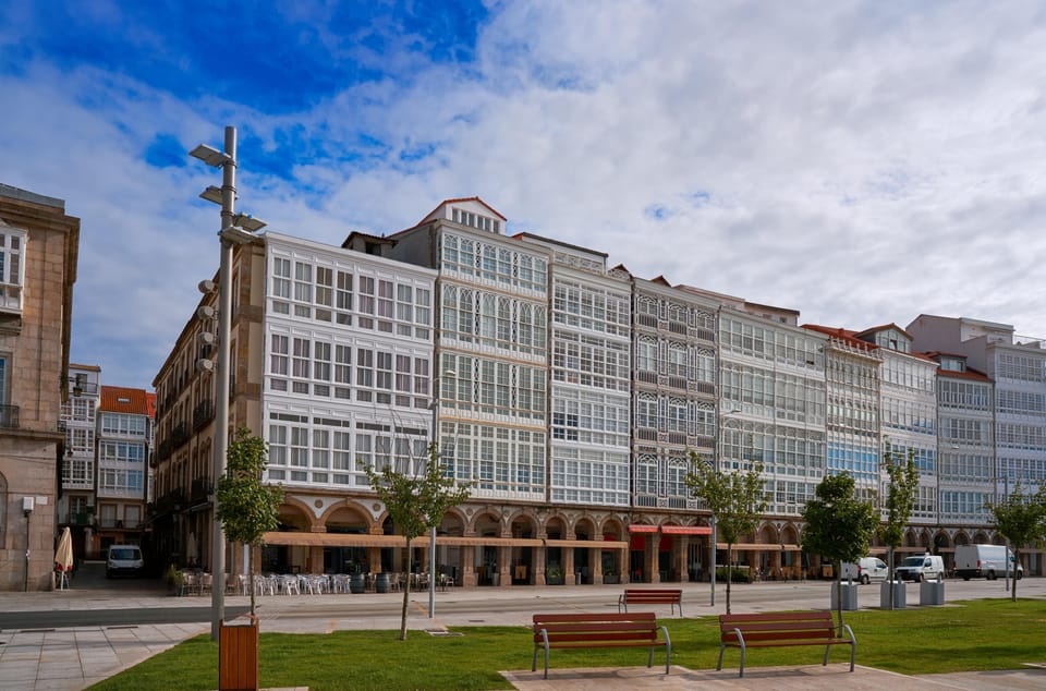A Coruña: Historic Walking Tour Old Town and Highlights - Starting at Teatro Colón: how the tour gets you oriented fast