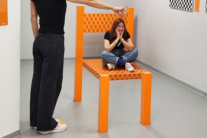 A Fantastic Visit To The Museum Of Illusions Seville - Getting the Timing Right: 45 Minutes vs. 2 Hours