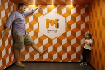 A Fantastic Visit To The Museum Of Illusions Seville - Photo Stops: How to Get Funny Results Without Wasted Shots