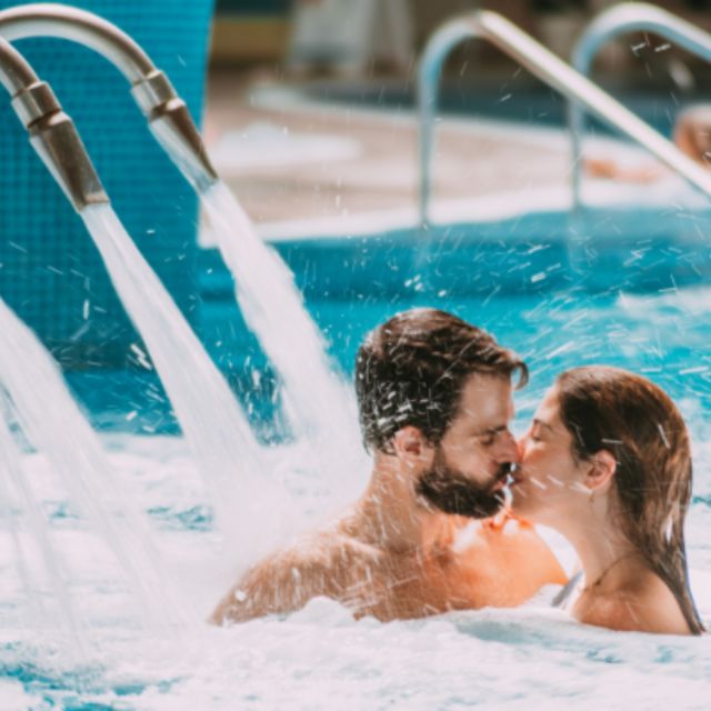 Adeje: Aqua Club Thermal Spa Entry Ticket - Heated pools and whirlpools: warm up your muscles first
