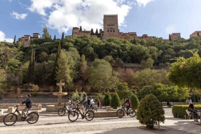 Albaicin & Sacramonte Electric Bike Tour in Granada - Stop-by-Stop: Plaza Nueva to Mirador de San Nicolás