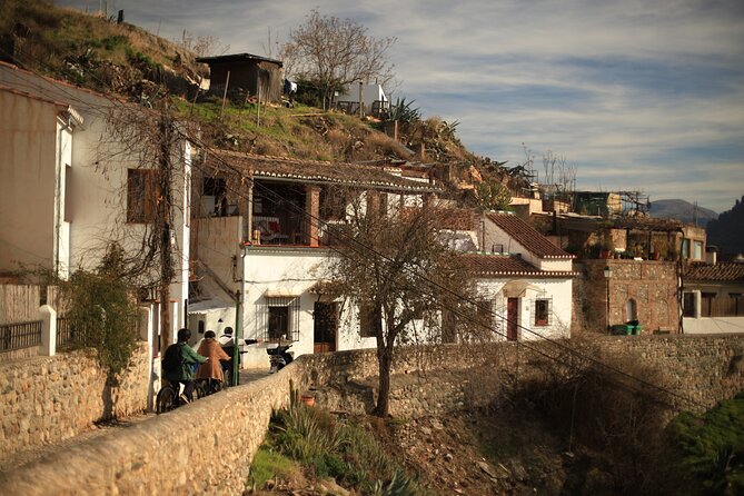 Albaicin & Sacramonte Electric Bike Tour in Granada - Should You Book This Albaicín & Sacromonte E-Bike Tour?