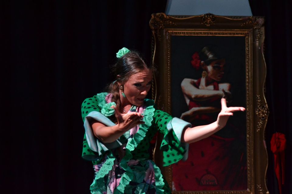 Albaicín & Sacromonte: Tour with Flamenco Show - Why Albaicín and Sacromonte feel like two different Granadas