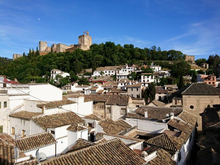 Albaicín & Sacromonte: Tour with Flamenco Show - Albaicín stories: legends that give the streets meaning