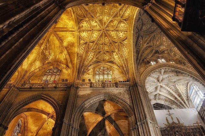 Alcazar and Cathedral of Seville Tour with Skip the Line Tickets - Giralda tower climb: the viewpoint and the stair reality