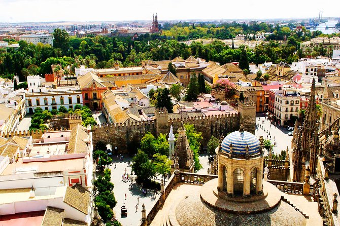 Alcazar & Cathedral of Seville Exclusive Group, max. 9 travelers - Jardines de los Reales Alcazares: Islamic Influence Meets Romantic Stroll Time