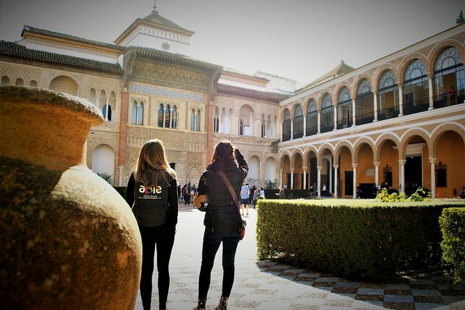 Alcazar of Seville Exclusive Group, max. 9 travelers - Meeting point at the Monumento a la Inmaculada Concepción