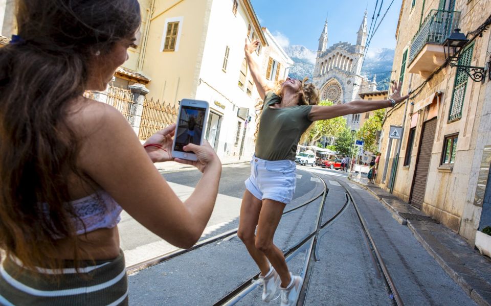Alcudia/Marratxi: Valldemossa & Soller Tour by Tram & Bus - Timing and Comfort: Why This Day Trip Fits (and When It Doesn’t)