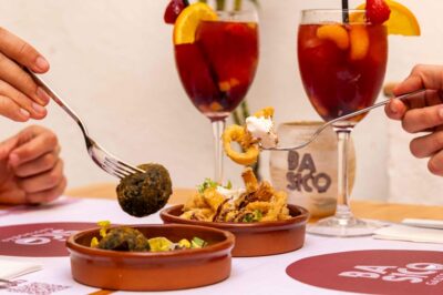 Alcudia: Self-Guided Gourmet Tapas and Wine Tour - Start at Básico Gastro Bar and use QR codes at each stop