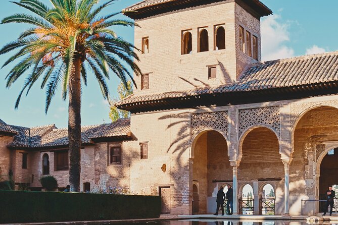 Alhambra and Nasrid Palaces: Skip-the-line Ticket and Local Guide - Gardens and Generalife: where the Alhambra’s atmosphere clicks