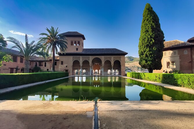 Alhambra and Nasrid Palaces: Skip-the-line Ticket and Local Guide - Small group size (max 12): pacing you’ll feel in your feet