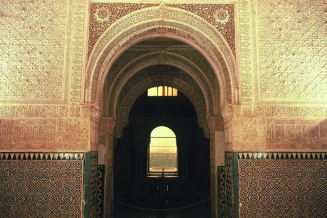 Alhambra Complete: Ticket Skip-the-Line Nasrid Palace and Generalife with Guide - Alcazaba: the oldest walls and why they still matter