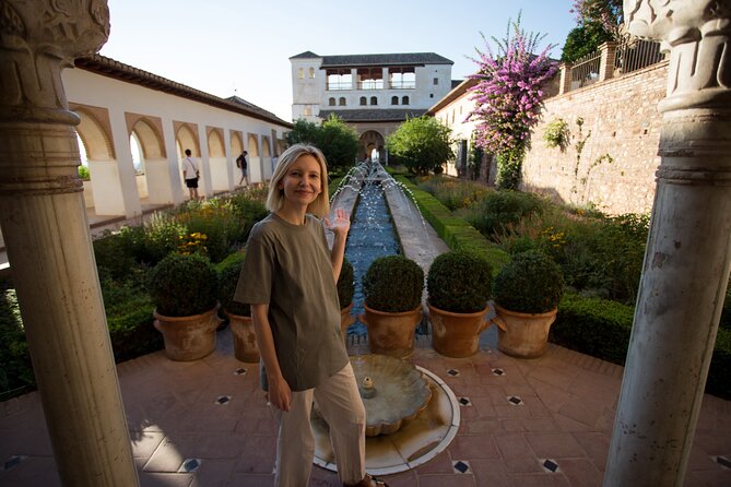 Alhambra Day or Night Private Tour - Alhambra main sights: Nasrid Palaces, Partal Palace, and Charles V