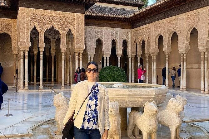 Alhambra Experience – Explore Nasrid Palaces & Generalife Gardens - What you’ll notice inside the Nasrid Palaces (and how to enjoy it more)