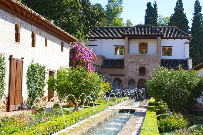 Alhambra, Generalife & Nasrid Palaces Guided Tour in Granada - Why This Alhambra Tour Works for First-Time Visitors