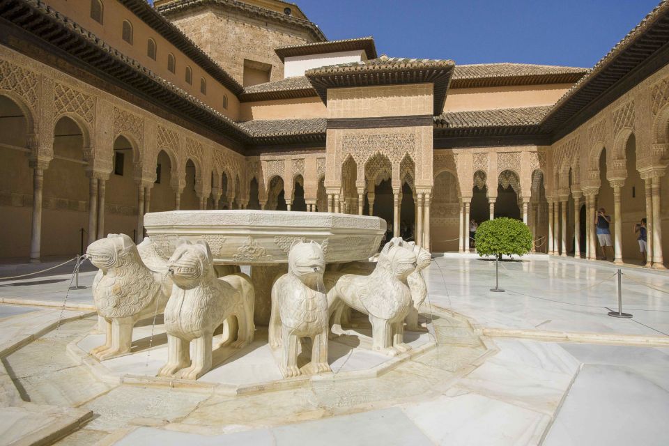 Alhambra & Generalife Tour including Transport & Admission - The People Part: Guides, Group Energy, and Language
