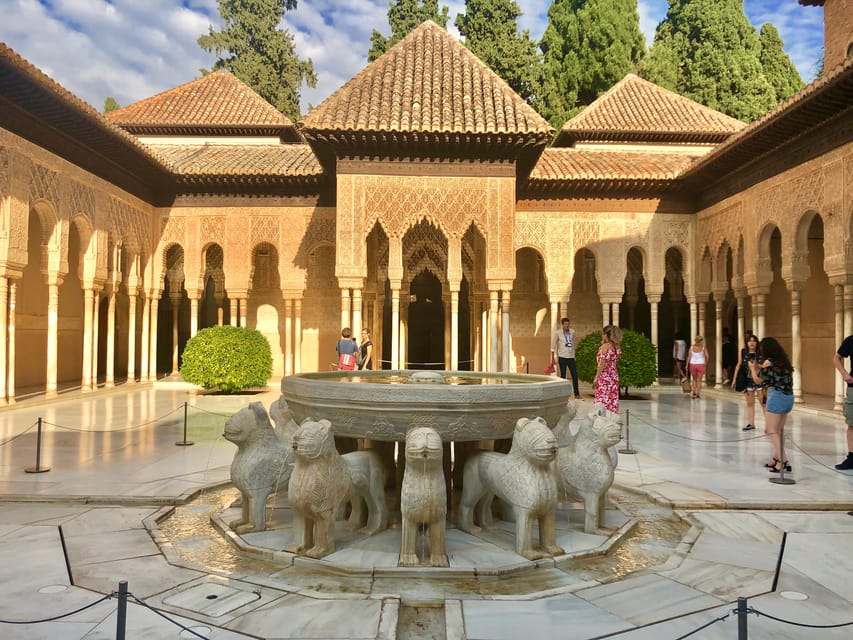 Alhambra: Guided Private Tour with Fast-Track Entry - What to focus on during your 3 hours