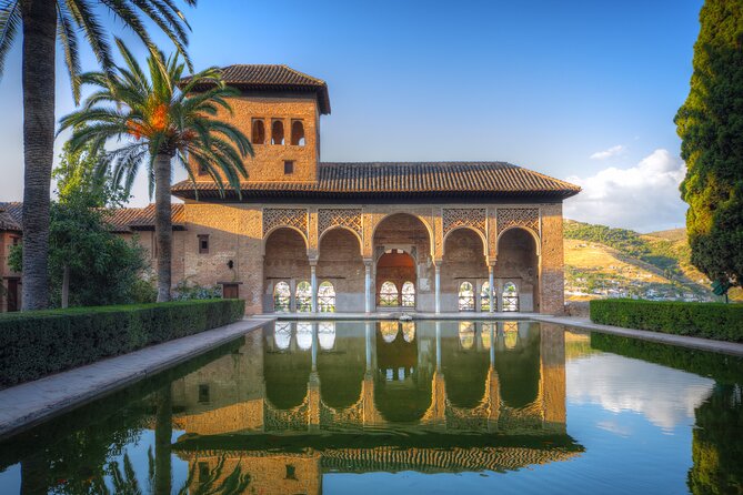 Alhambra : Guided Tour & Ticket Nasrid Palaces Guaranteed - Alcazaba: The Oldest Military Sector and the Best Photo Angles