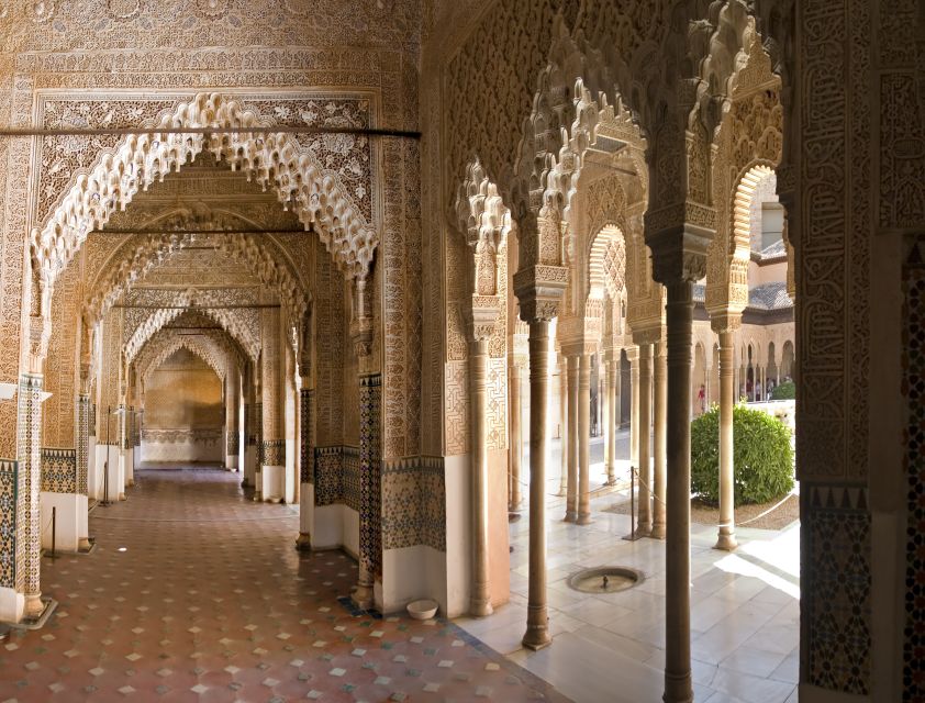 Alhambra Guided Tour with Fast-Track Entry - Alcazaba of Alhambra: Fortress Logic, Not Just Pretty Rooms