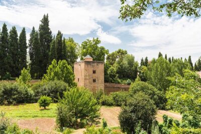 Alhambra Guided Tour with Generalife Gardens - Entering the Alhambra in a way that actually makes sense