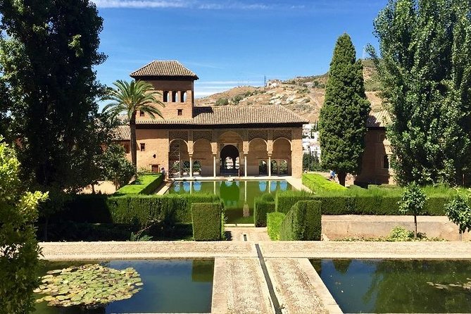 Alhambra, Nasrid Palaces and Generalife Private Tour from Malaga - Alcazaba Fortification: The Military Side You Might Miss