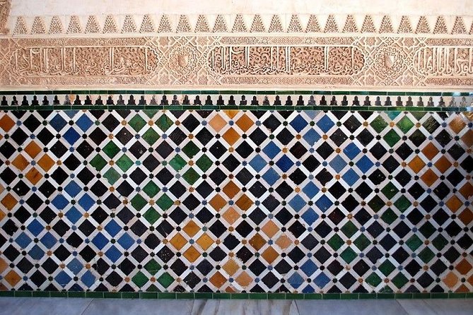 Alhambra, Nasrid Palaces and Generalife Private Tour from Malaga - Generalife Gardens and the Summer Palace Feel
