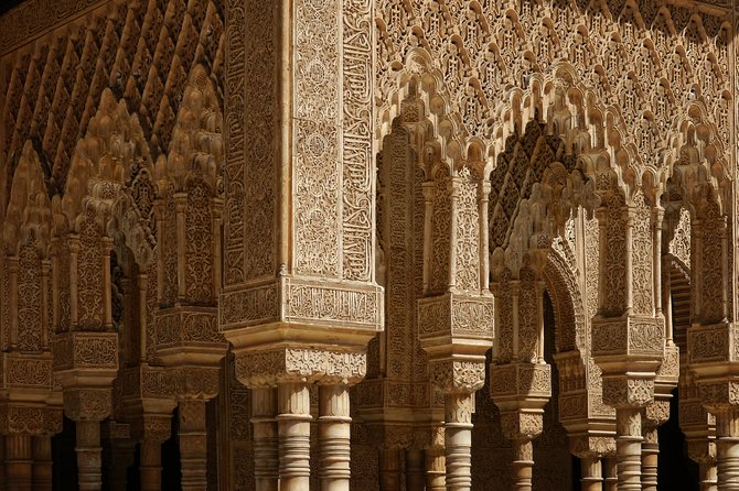 Alhambra, Nasrid Palaces and Generalife Private Tour from Malaga - Guides Who Turn Detail Into Understanding
