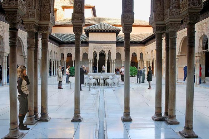 Alhambra Private/Small Group Tour & Nasrid Palaces Skip the Line - Why skip-the-line is the real deal at the Alhambra