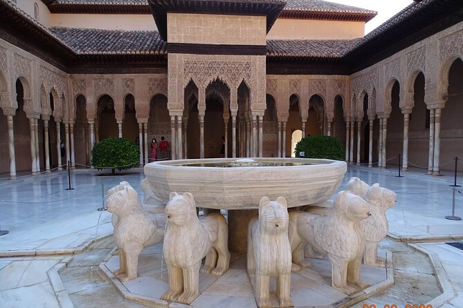 Alhambra Private Tour: Nasrid Palaces and Generalife - How this Alhambra Private Tour Makes a Big Monument Feel Manageable