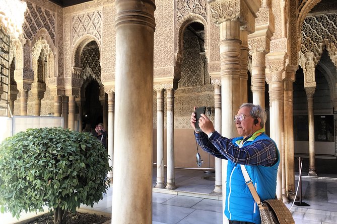 Alhambra: Small Group Tour with Local Guide & Admission - Meeting at the Welcome Visitor Center: start smooth, not frantic