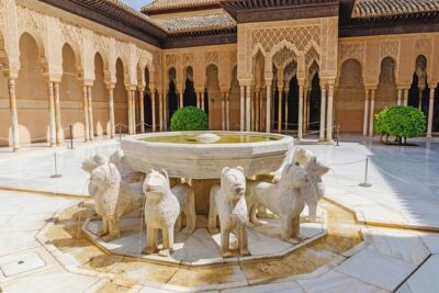 Alhambra Ticket and Guided Tour with Nasrid Palaces - Nasrid Palaces: how a guide helps the details make sense