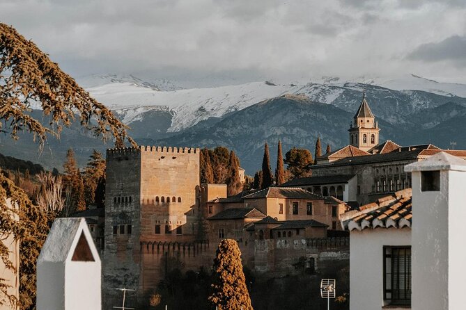 Alhambra Tour & ticket: Nasrid Palaces, Alcazaba & Generalife - Quick hits before you go