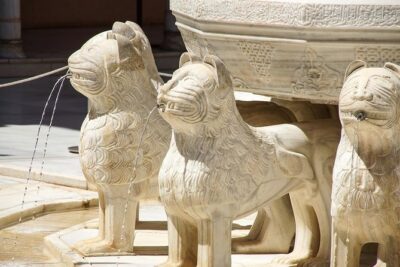 Alhambra Tour & ticket: Nasrid Palaces, Alcazaba & Generalife - Alcazaba: the fortress area that sets the tone