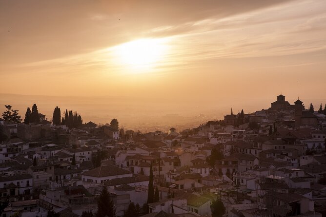 Alhambra with Nazaries Palaces Private Tour - Alcazaba: Fortaleza Origins And Granada’s Best Overlooks