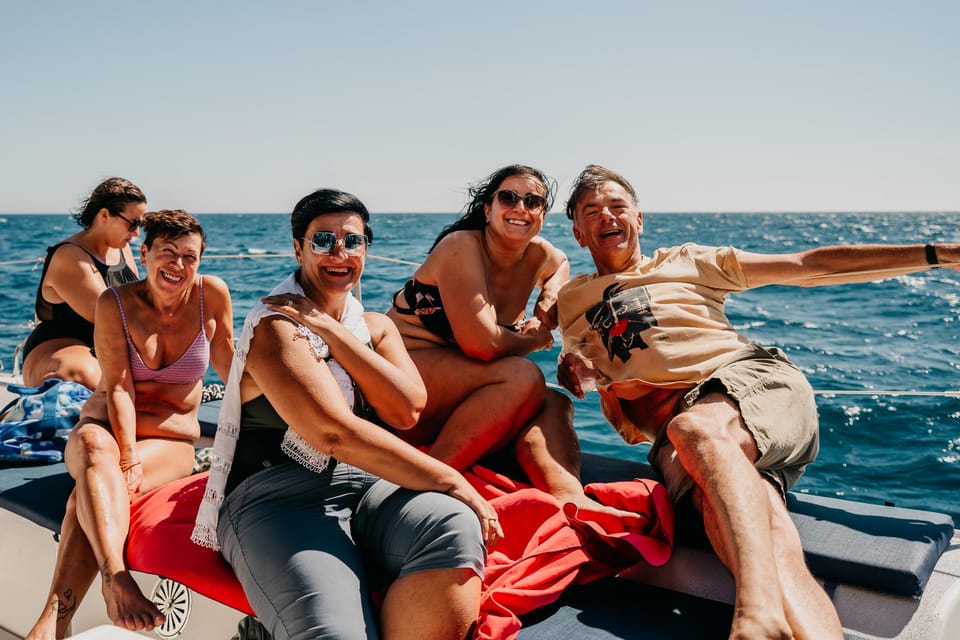 Alicante: Afternoon Cruise with Appetizer and Live Music - Onboard fun: live music, a bar, and how the vibe really works