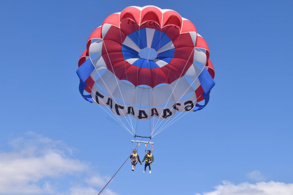 Alicante: Boat Trip and Parasailing Experience with Drink - Music, sea air, and the stuff that makes it feel like a treat