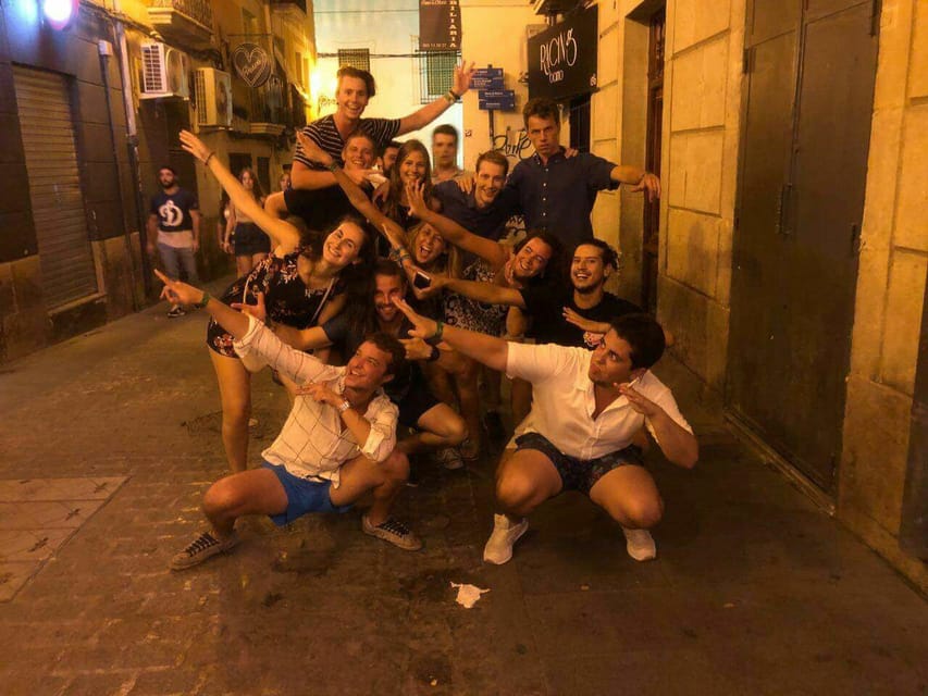 Alicante: Guided Pub Crawl with Shots and Beer - Practical timing: why 3.5 hours works for first-timers